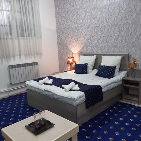 Lind Guest House B&B Giumri Zewnętrze zdjęcie