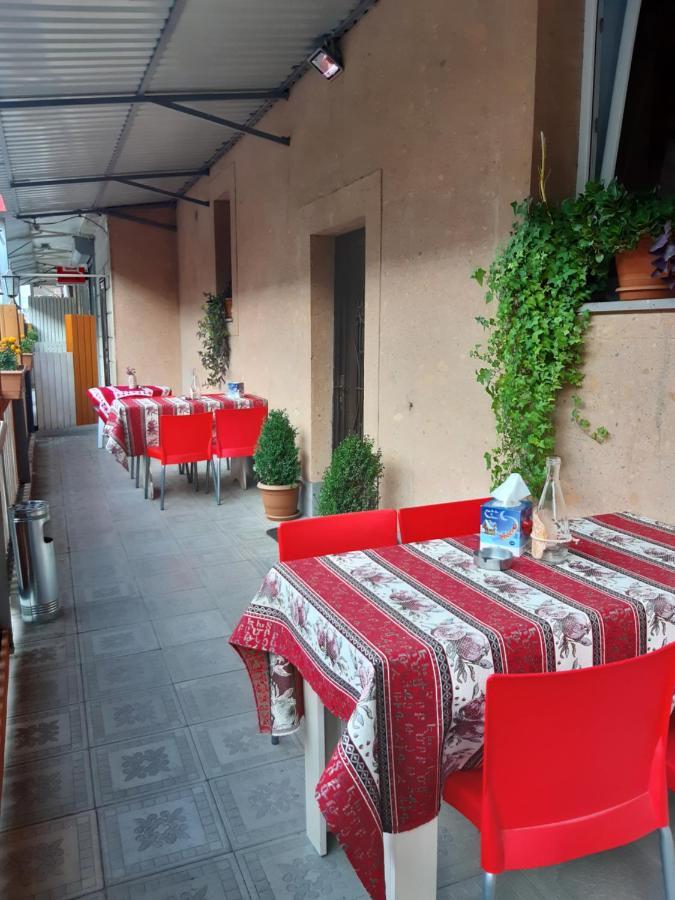 Lind Guest House B&B Giumri Zewnętrze zdjęcie
